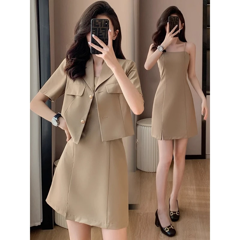纯色大码套装裙女2025新款夏季短款小香风外套短袖西装吊带裙两件
