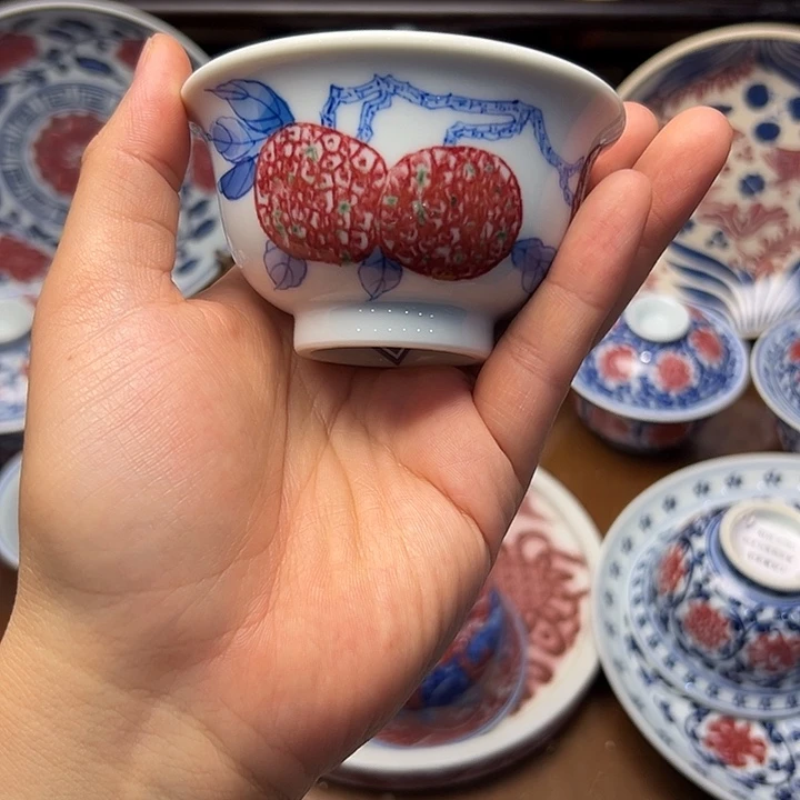 杯子初****祝青花釉里红荔枝压手杯