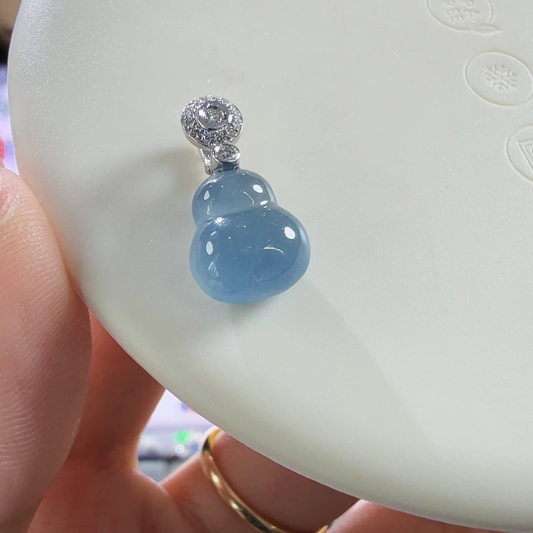 翡翠未镶嵌颈饰客定参考