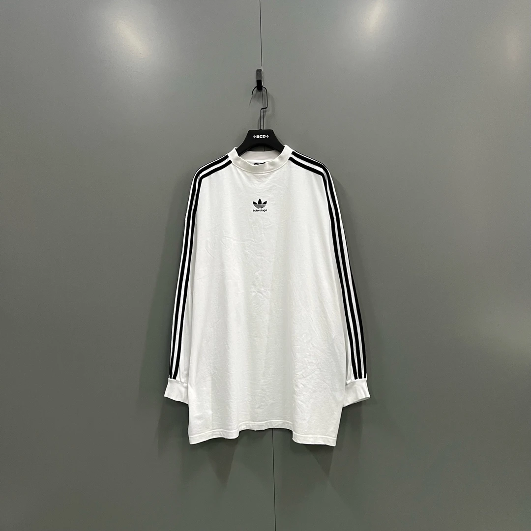 未使用 Balenciaga/巴黎世家 jp915 016104 联名款 印花长袖 3码