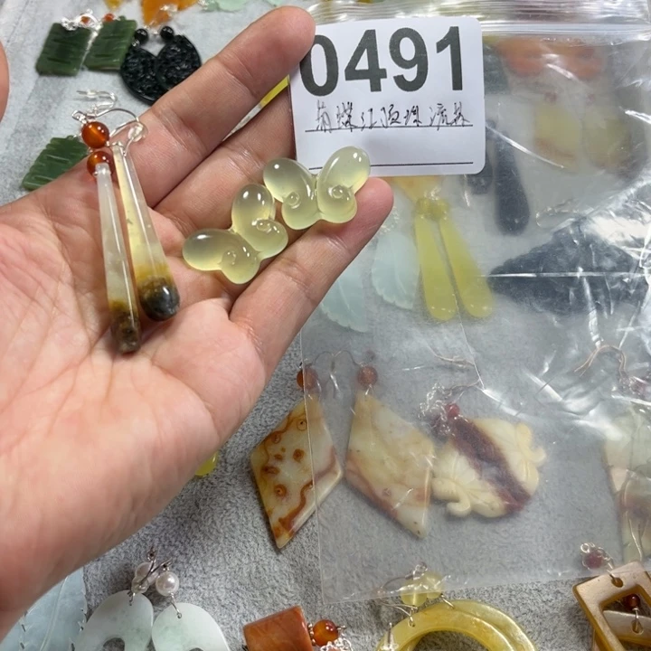华***蛇纹石玉合金耳饰