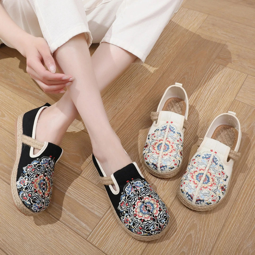 新款复古民族风休闲平底布鞋女 老北京布鞋牛筋底棉麻刺绣单鞋女
