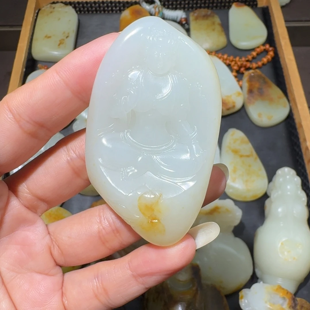 和田玉未镶嵌颈饰