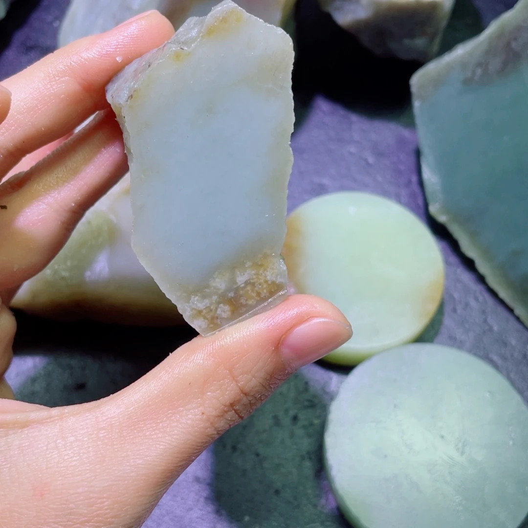 和田玉未镶嵌珠宝半成品