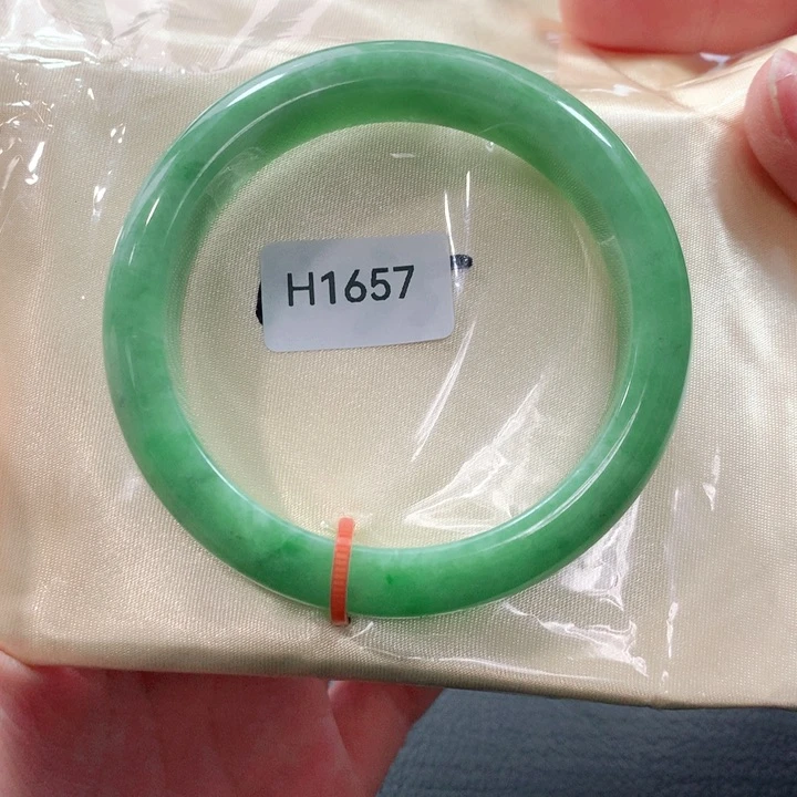 翡翠手镯未镶嵌天然翡翠手镯01