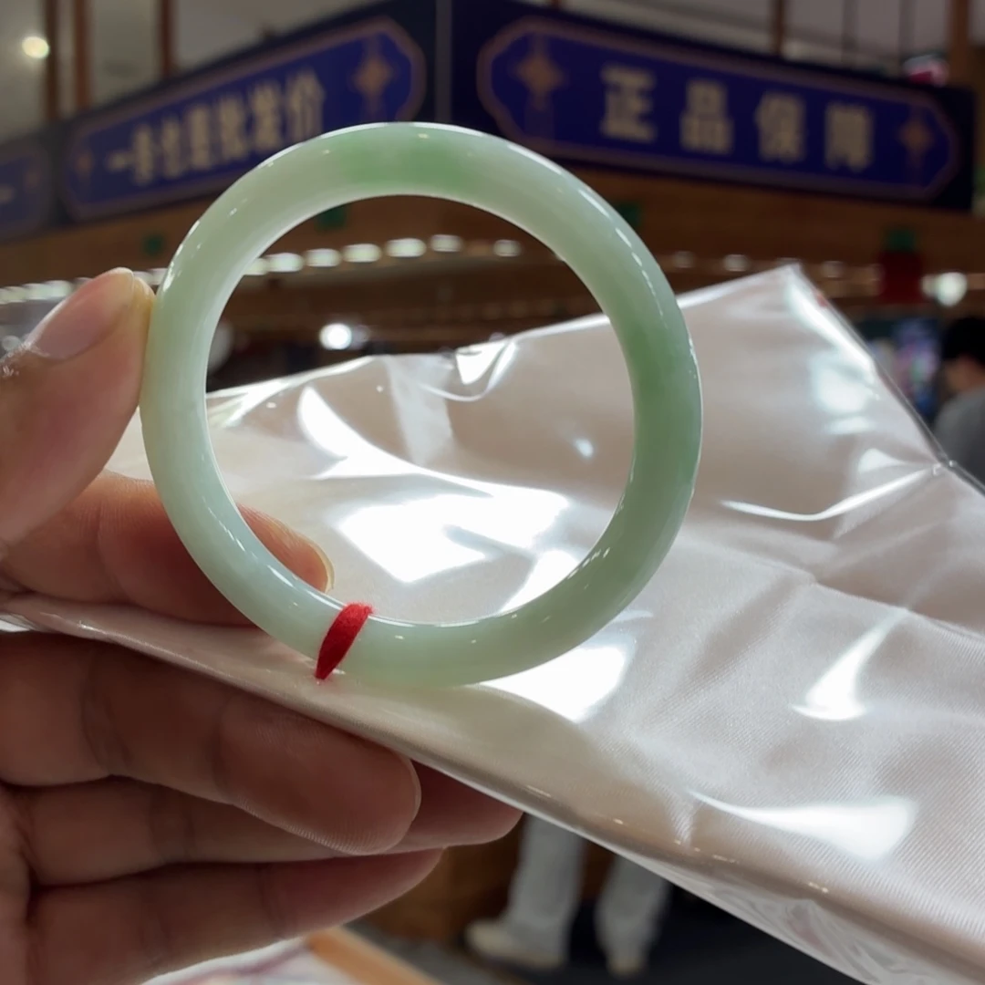 翡翠未镶嵌手镯手镯