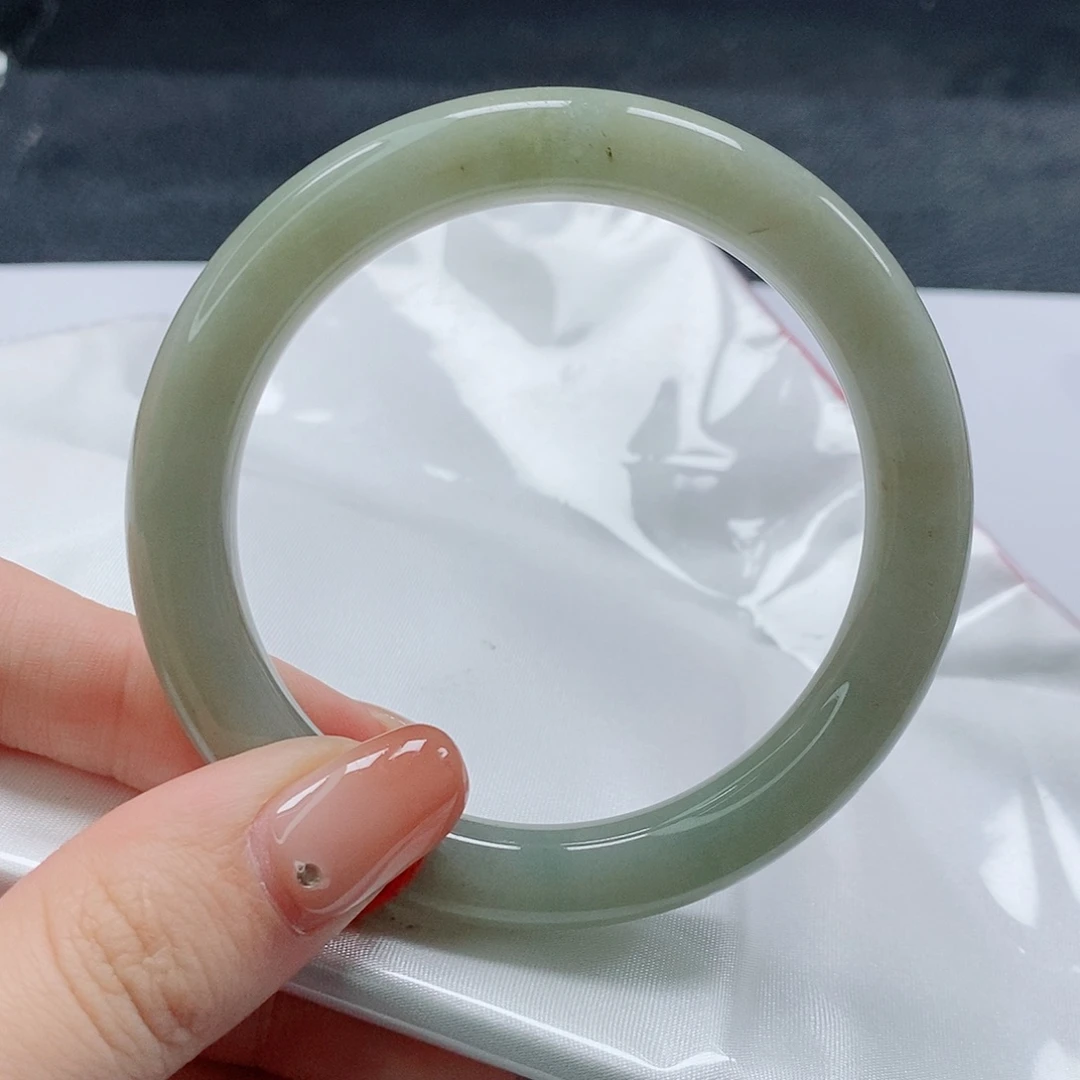 【闪购商品】未镶嵌手镯（圆镯）翡翠497号