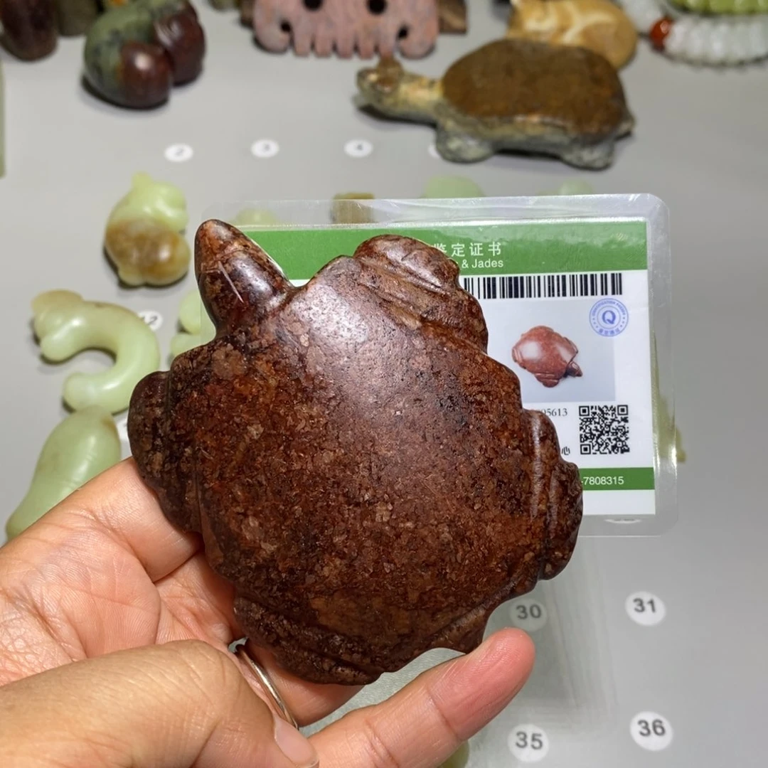 颈饰未镶嵌透闪石质玉柏*