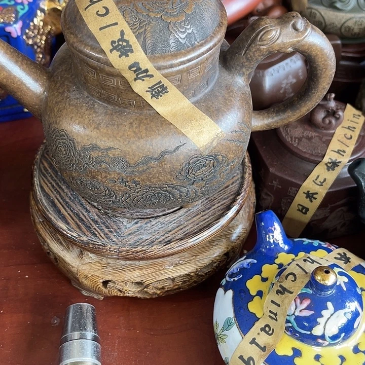 茶壶红泥原矿泥料手工制作的一把紫砂壶
