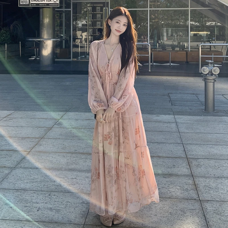 大码粉色超仙甜美v领连衣裙女中长款2025春季新款法式温柔碎花裙