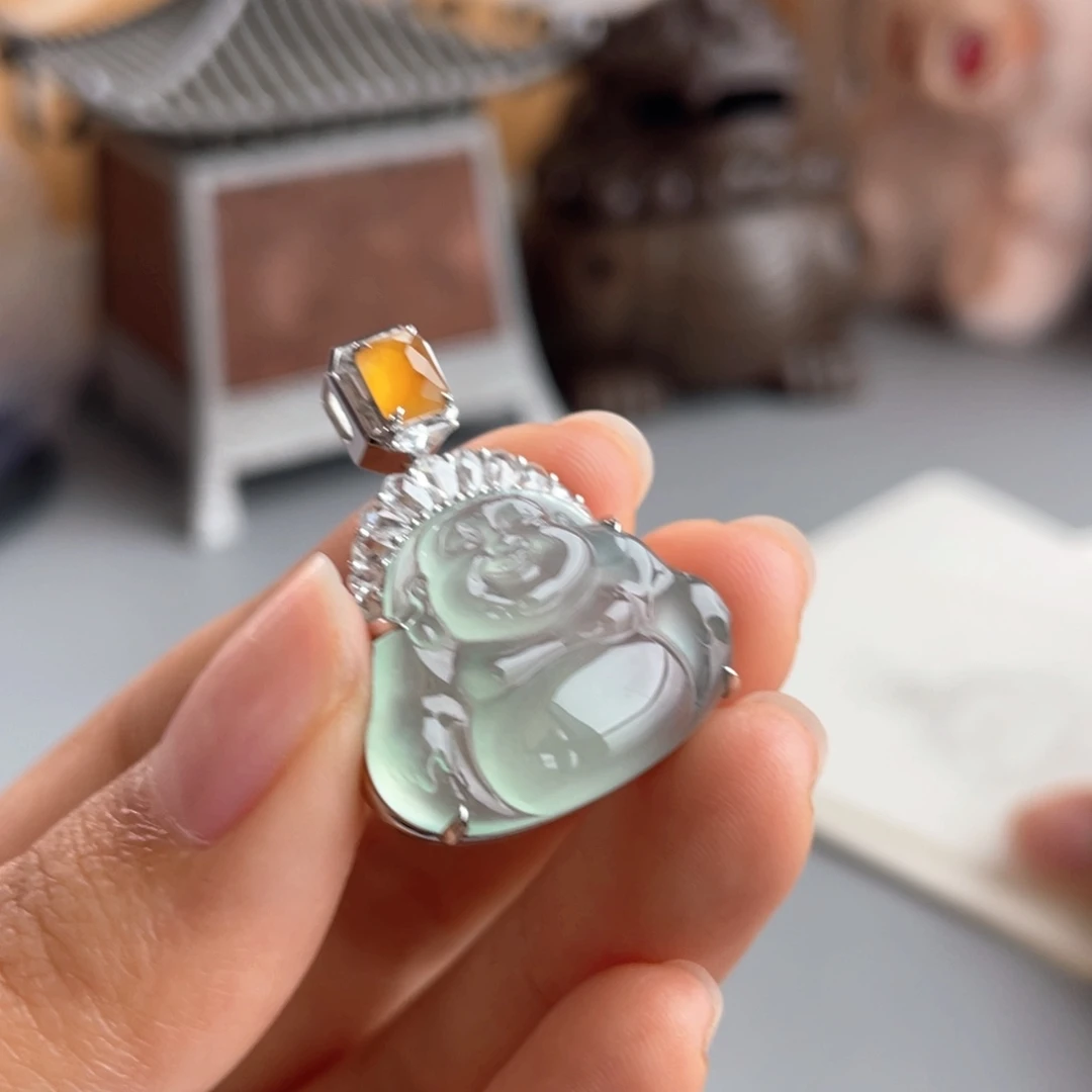翡翠18K金镶嵌颈饰