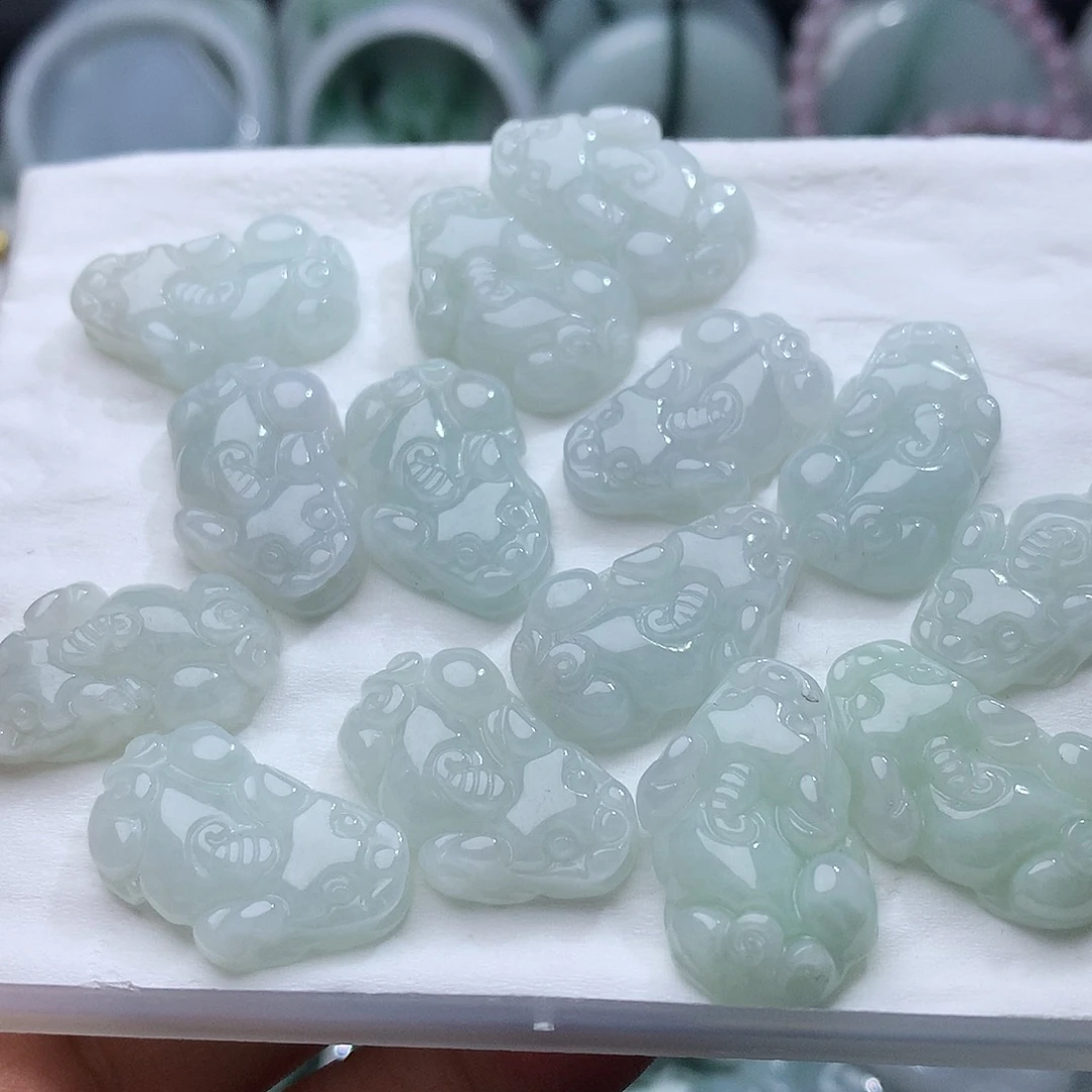 翡翠未镶嵌颈饰发2个