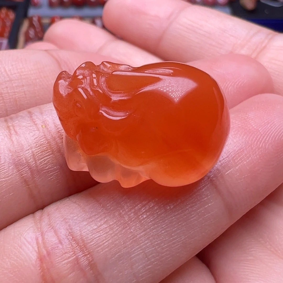 南红玛瑙未镶嵌珠宝奇石貔貅通孔