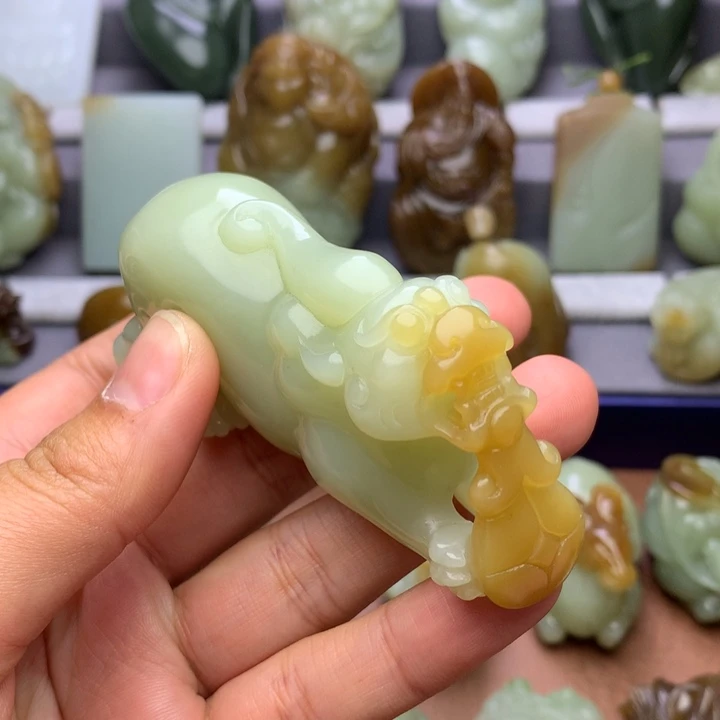 未镶嵌和田玉把件