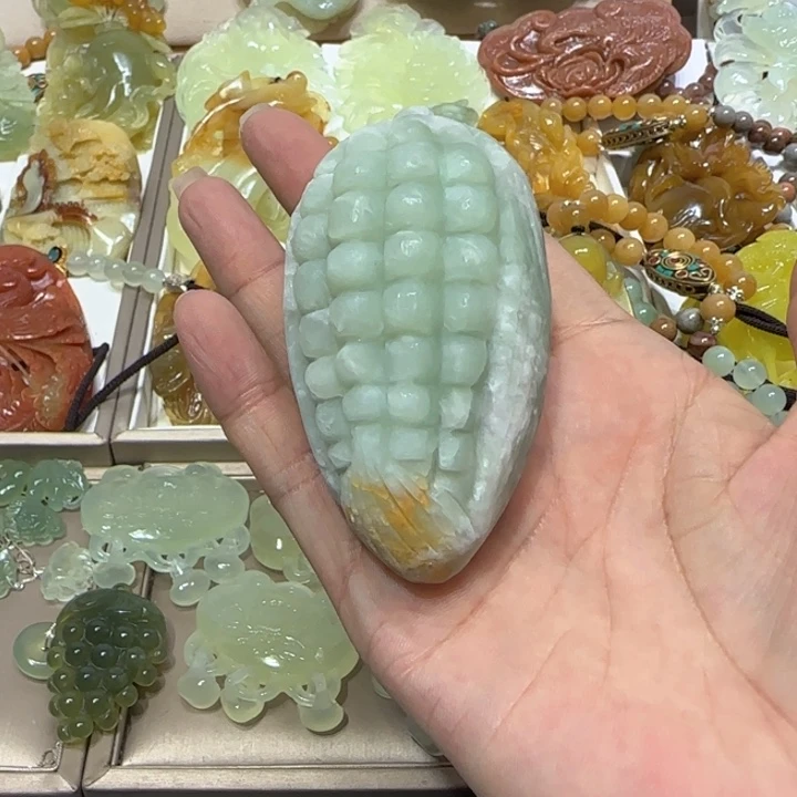 蛇纹石玉吊坠未镶嵌