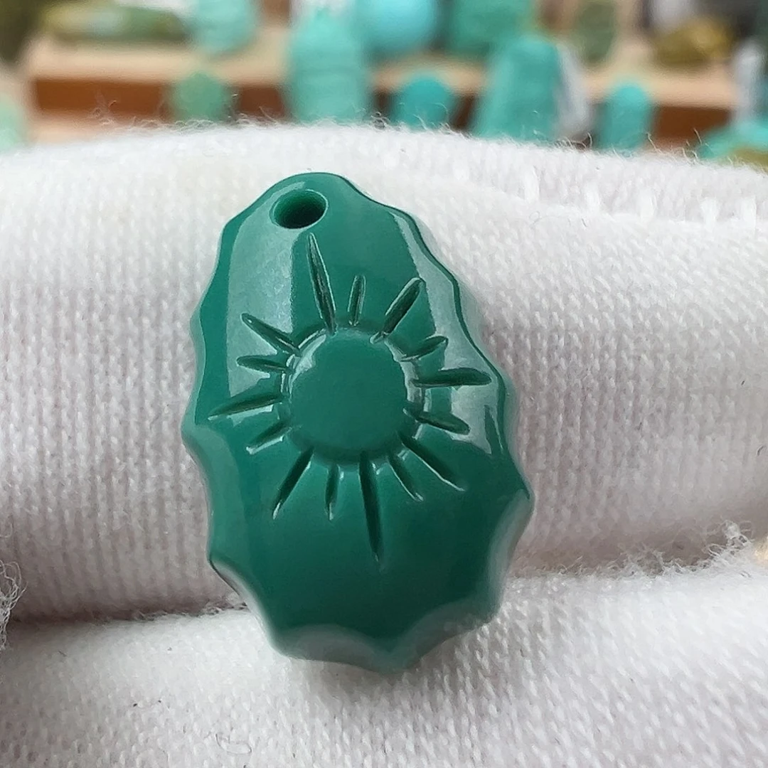 绿松石配饰未镶嵌