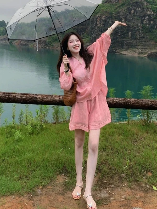 韩系穿搭一整套女夏季新款慵懒风宽松后背镂空防晒衬衫短裤两件套