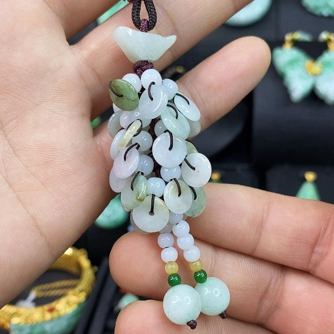 颈饰未镶嵌翡翠吊坠