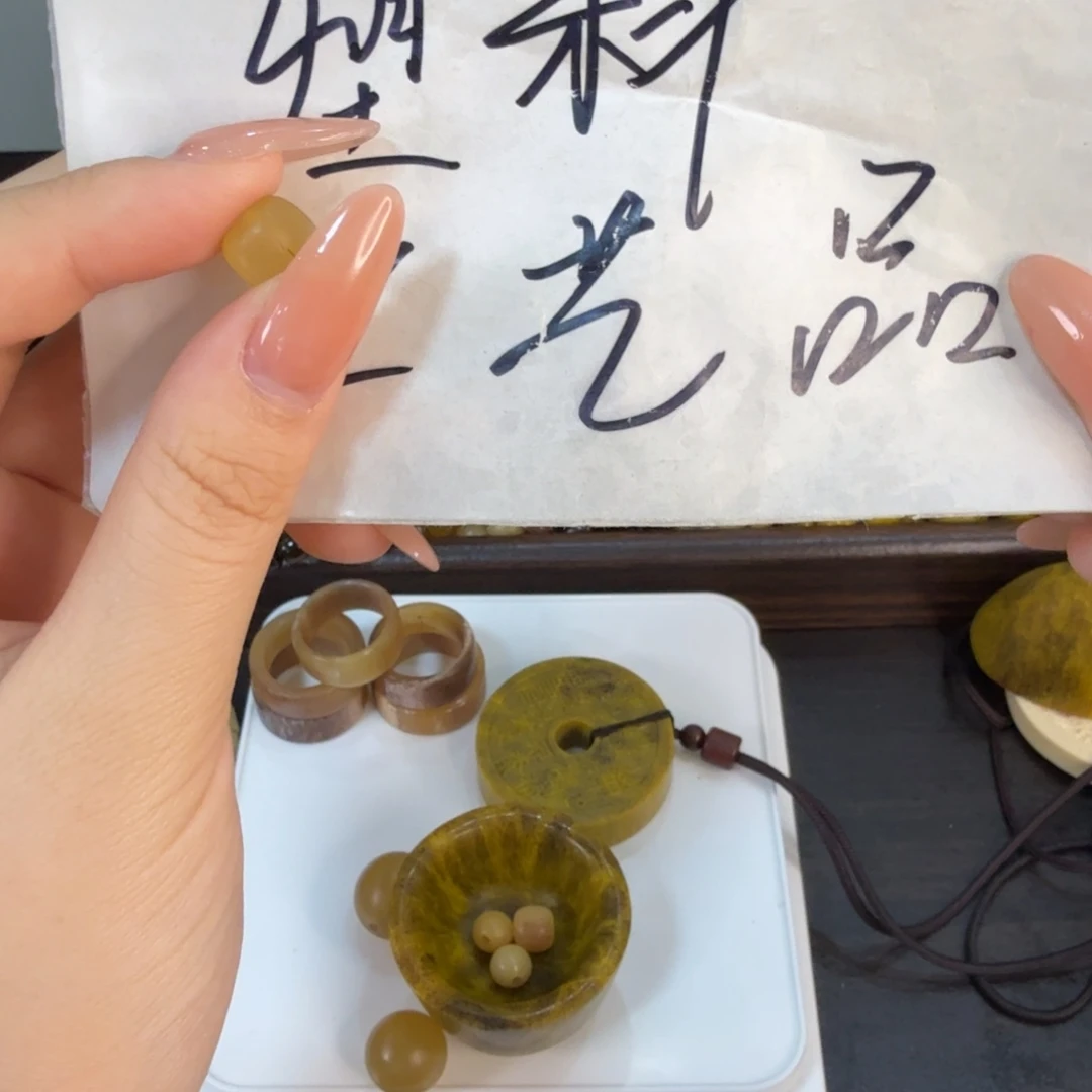 塑料创意饰品工艺品ss