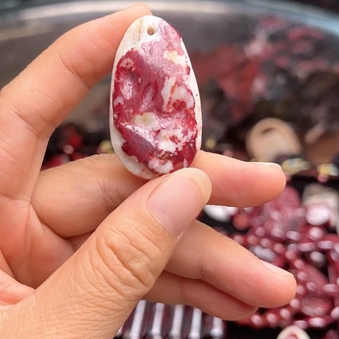 【闪购商品】天然辰砂天然原矿朱砂吊坠