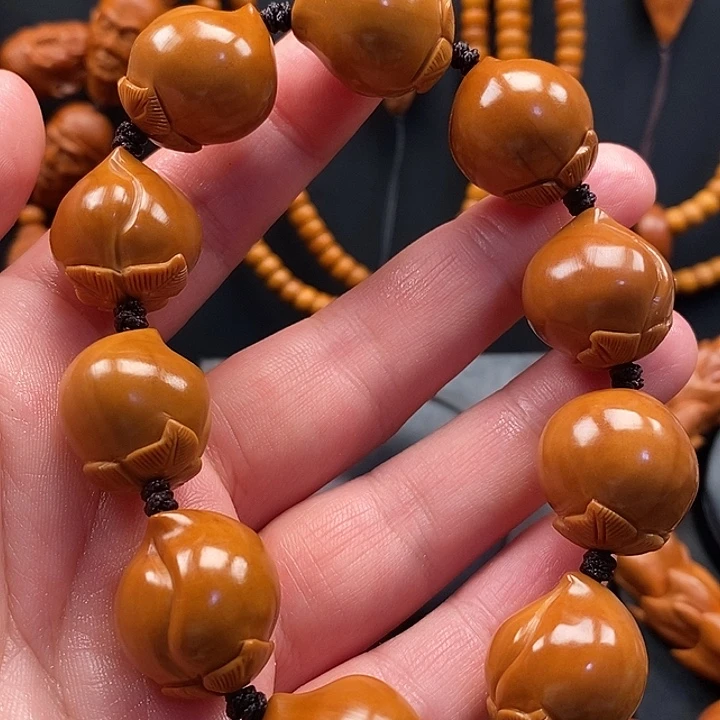 手串橄榄核寿桃串