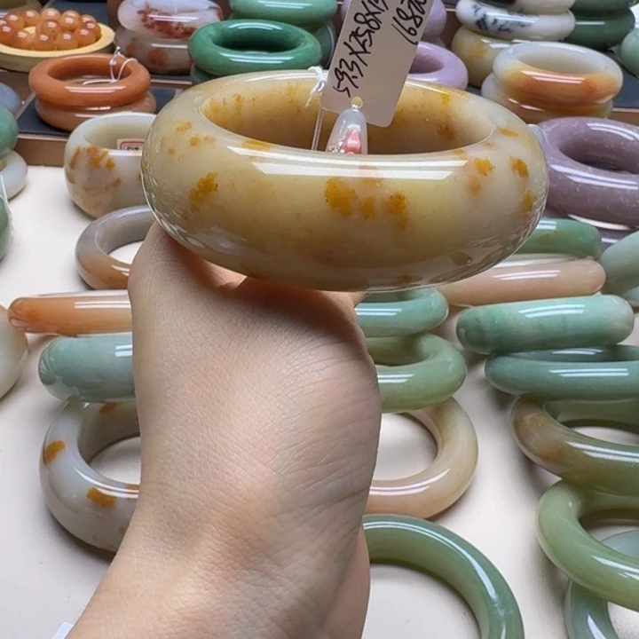 夢***影石英质玉未镶嵌手镯