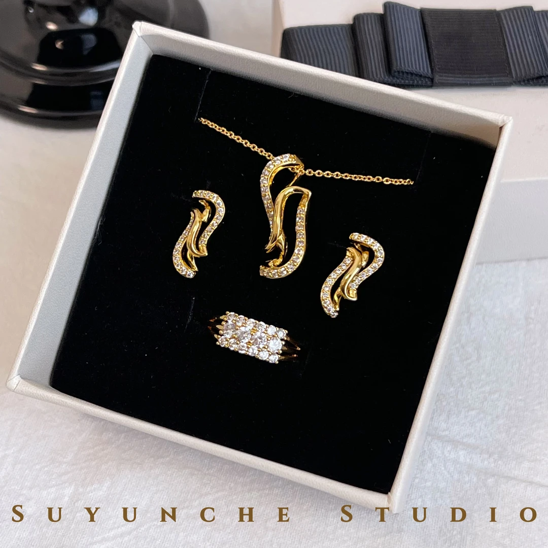 铜合金项链 Suyunche2338轻奢气质小众百搭通勤异形别致三件套