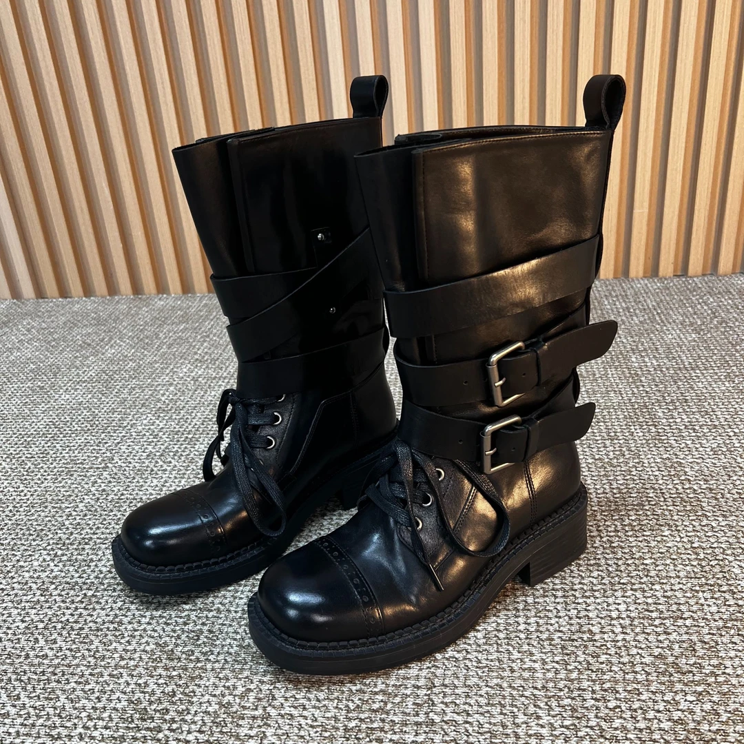 25秋冬新品百搭马皮扣袢机车女靴中筒女靴英伦风马丁靴