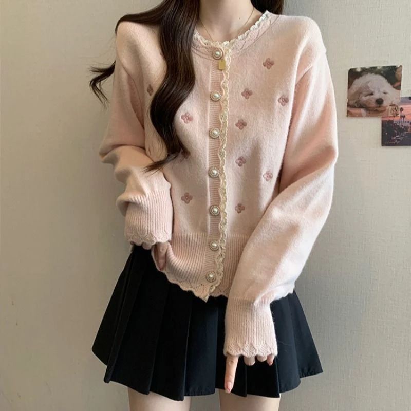 刺绣花朵蕾丝边春秋新款甜美减龄粉色针织开衫毛衣外套软糯上衣女