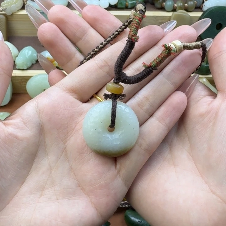 双***忆和田玉未镶嵌颈饰