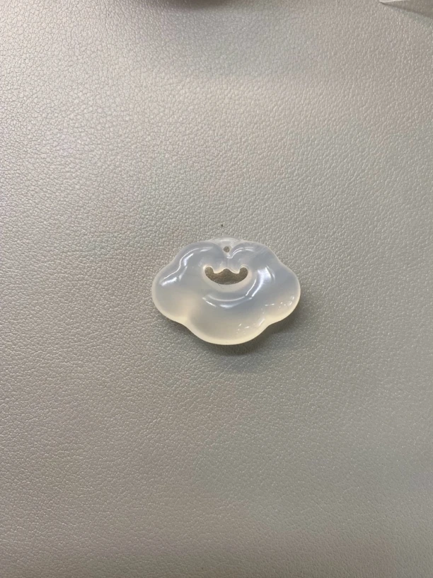 玛瑙冰透祥云如意挂件