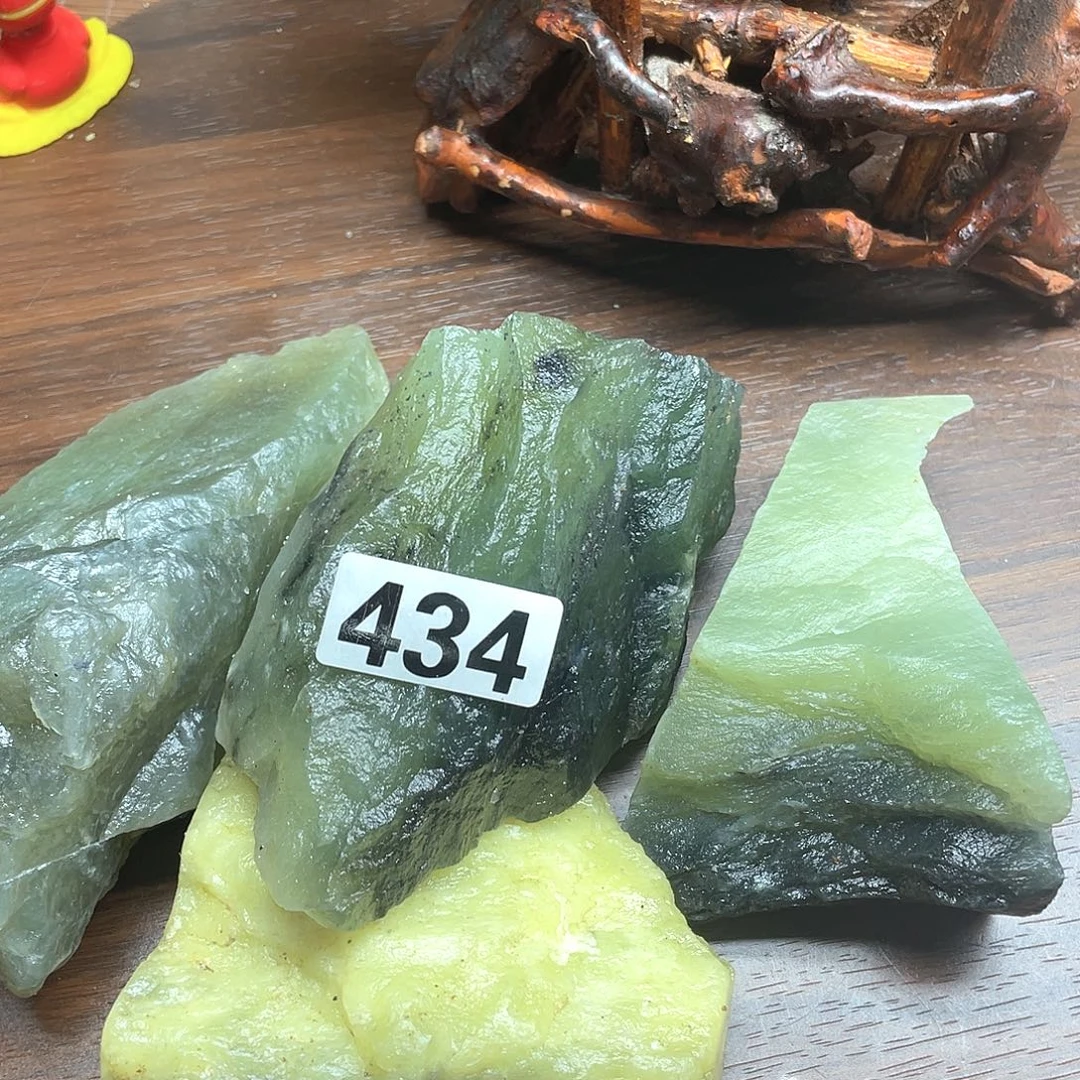 用***7蛇纹石玉未镶嵌原石