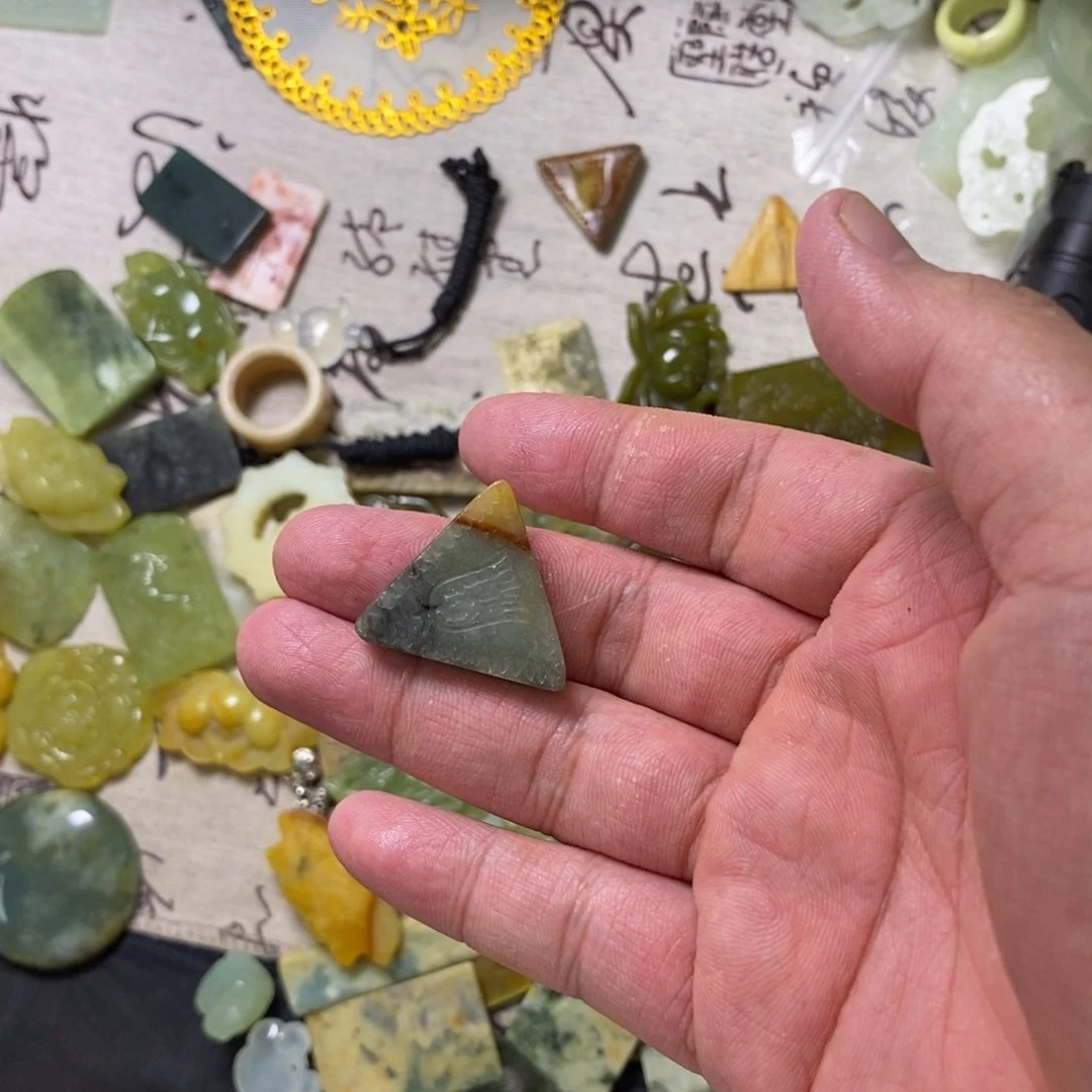 蛇纹石玉合金颈饰