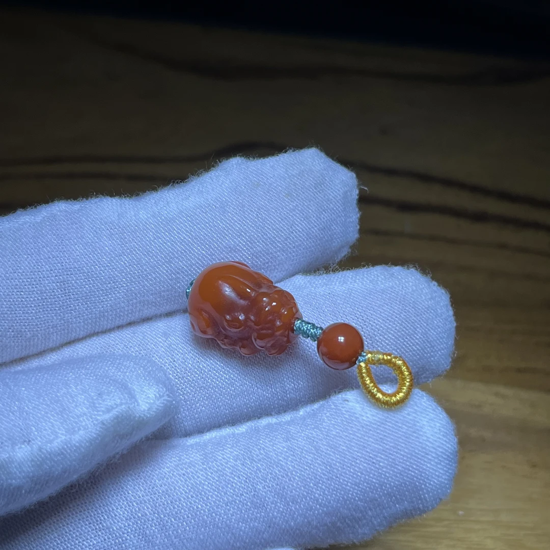 文玩配饰 玛瑙啡南红 貔貅吊坠侧挂 雕工精细 喜欢的下单