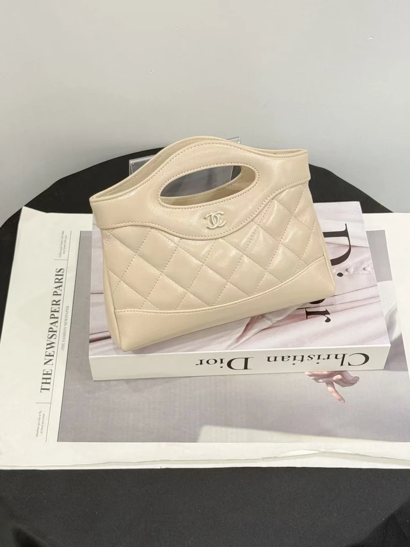 未使用 Chanel/香奈儿 25p 31bag nano米色 拍送检