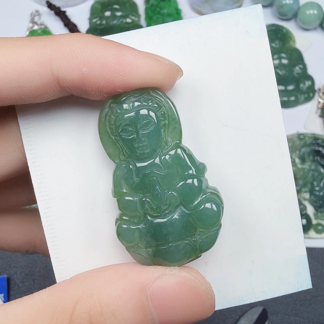 翡翠未镶嵌颈饰翡翠