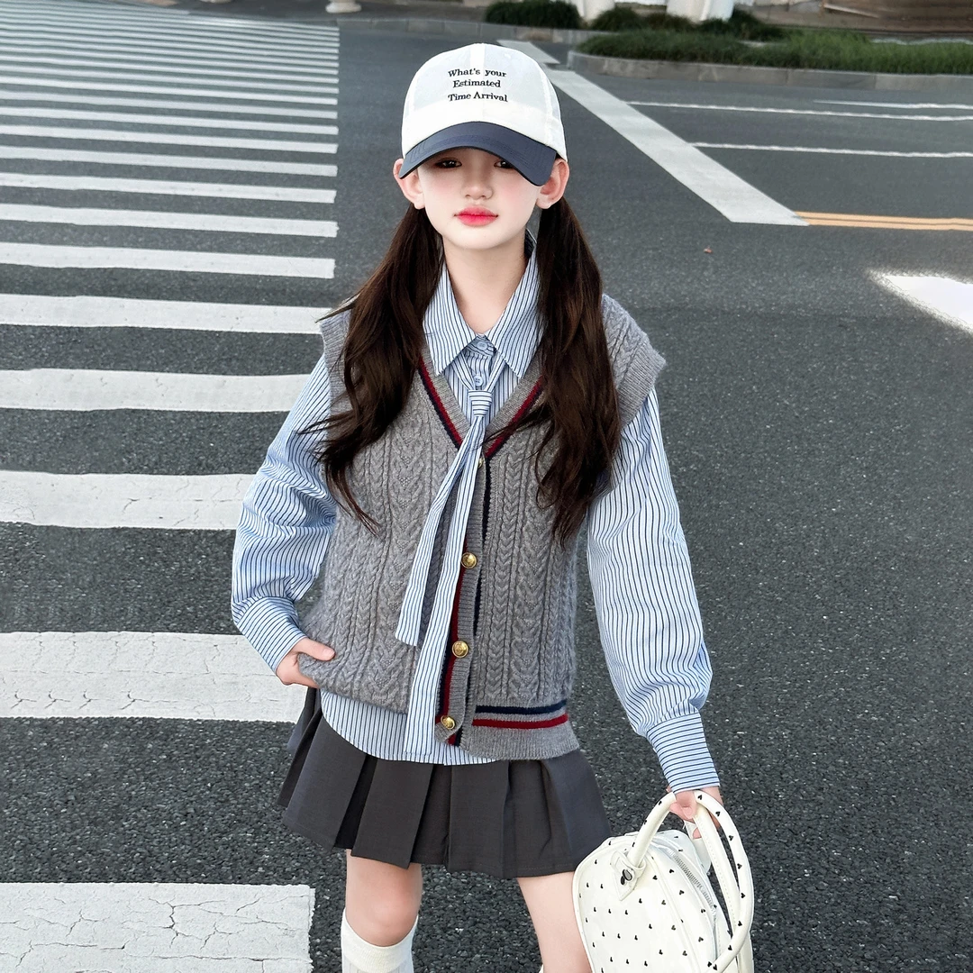 女童春秋针织马甲套装2025新款大童秋季洋气条纹衬衫百褶裙三件套