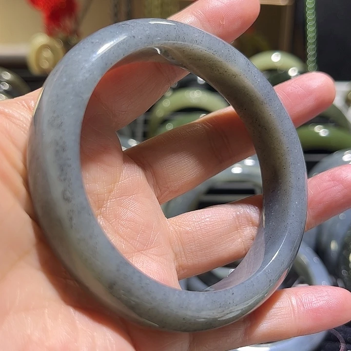 和田玉手镯未镶嵌左**呀