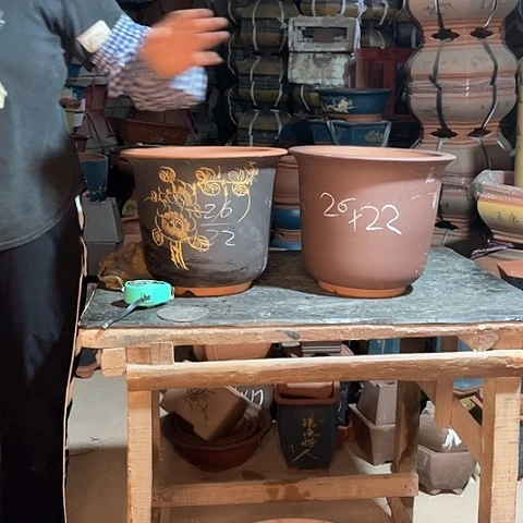 紫砂花盆今钟两个