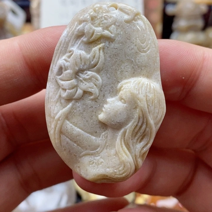 硅化珊瑚（珊瑚玉）颈饰未镶嵌