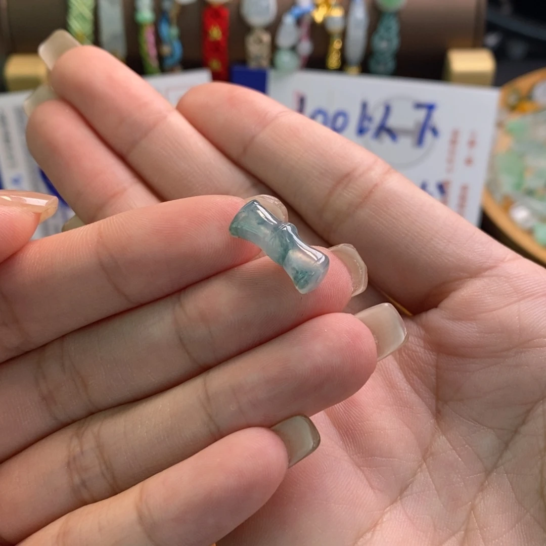 旺***糖翡翠未镶嵌颈饰17913