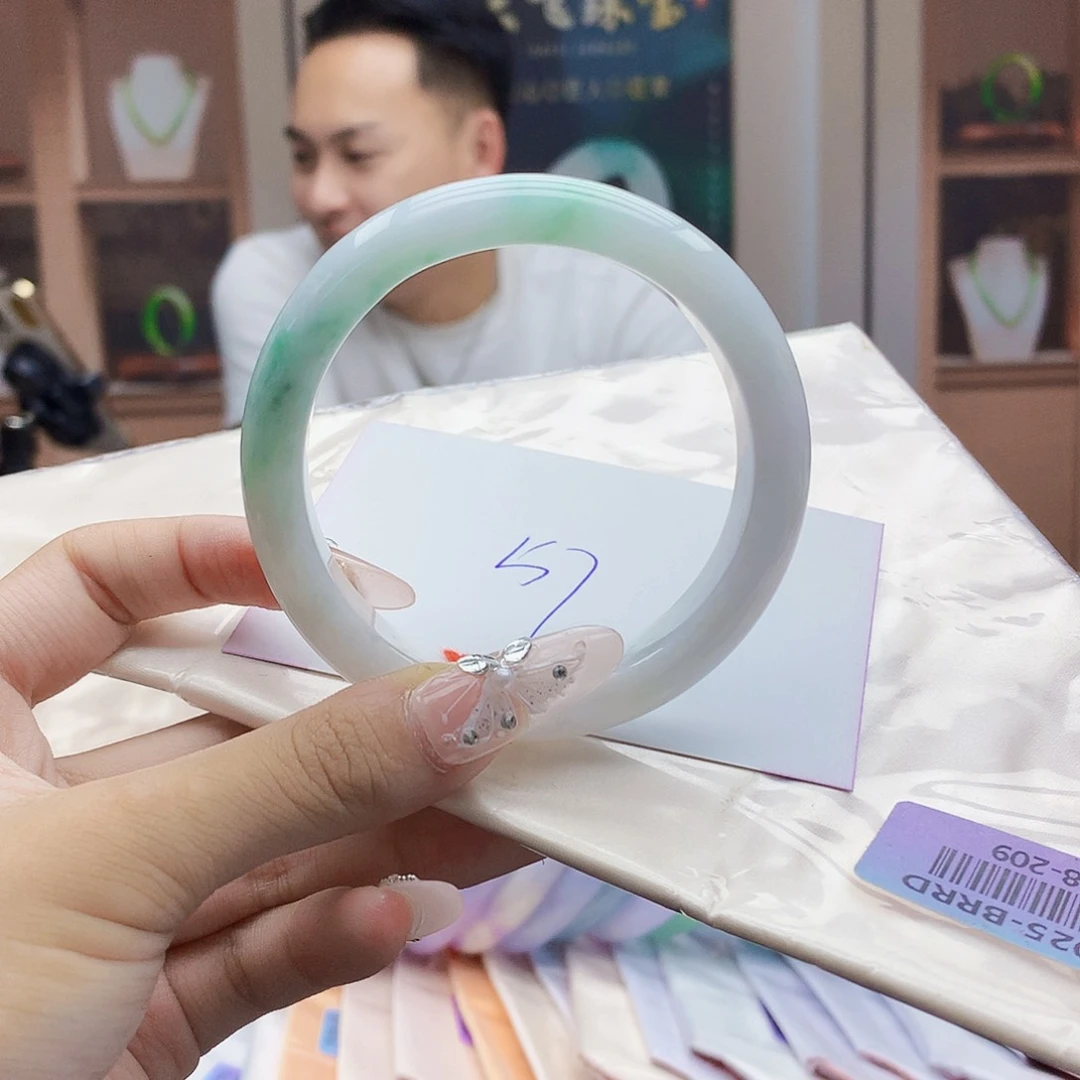 翡翠手镯未镶嵌667899999999999