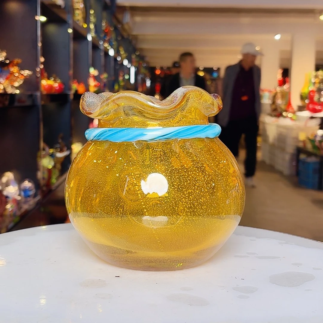 琉璃琉璃岛上有个叫小白