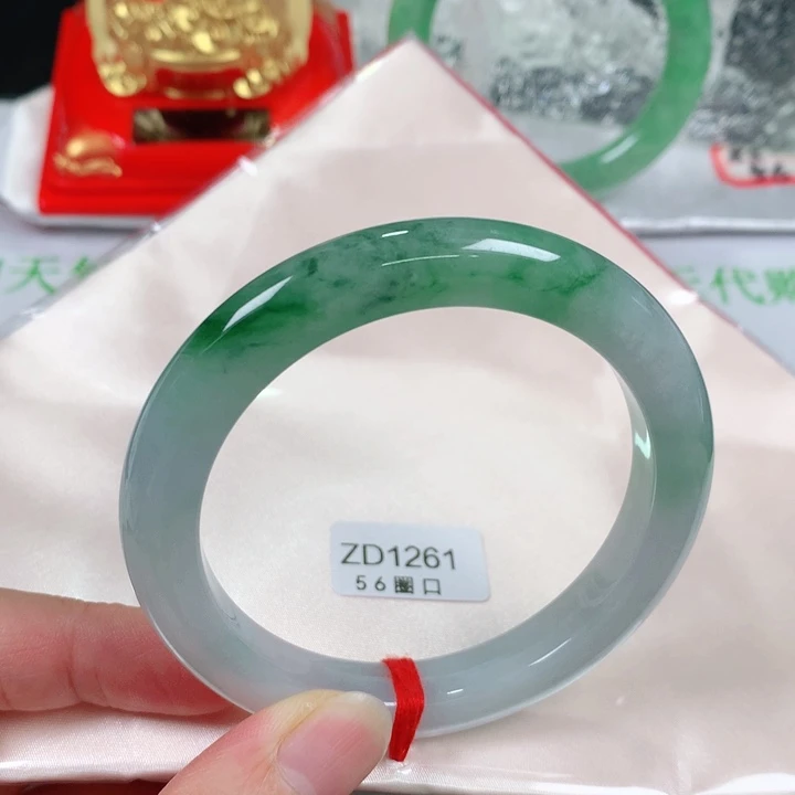 翡翠手镯未镶嵌   编号ZD1261 正圈56