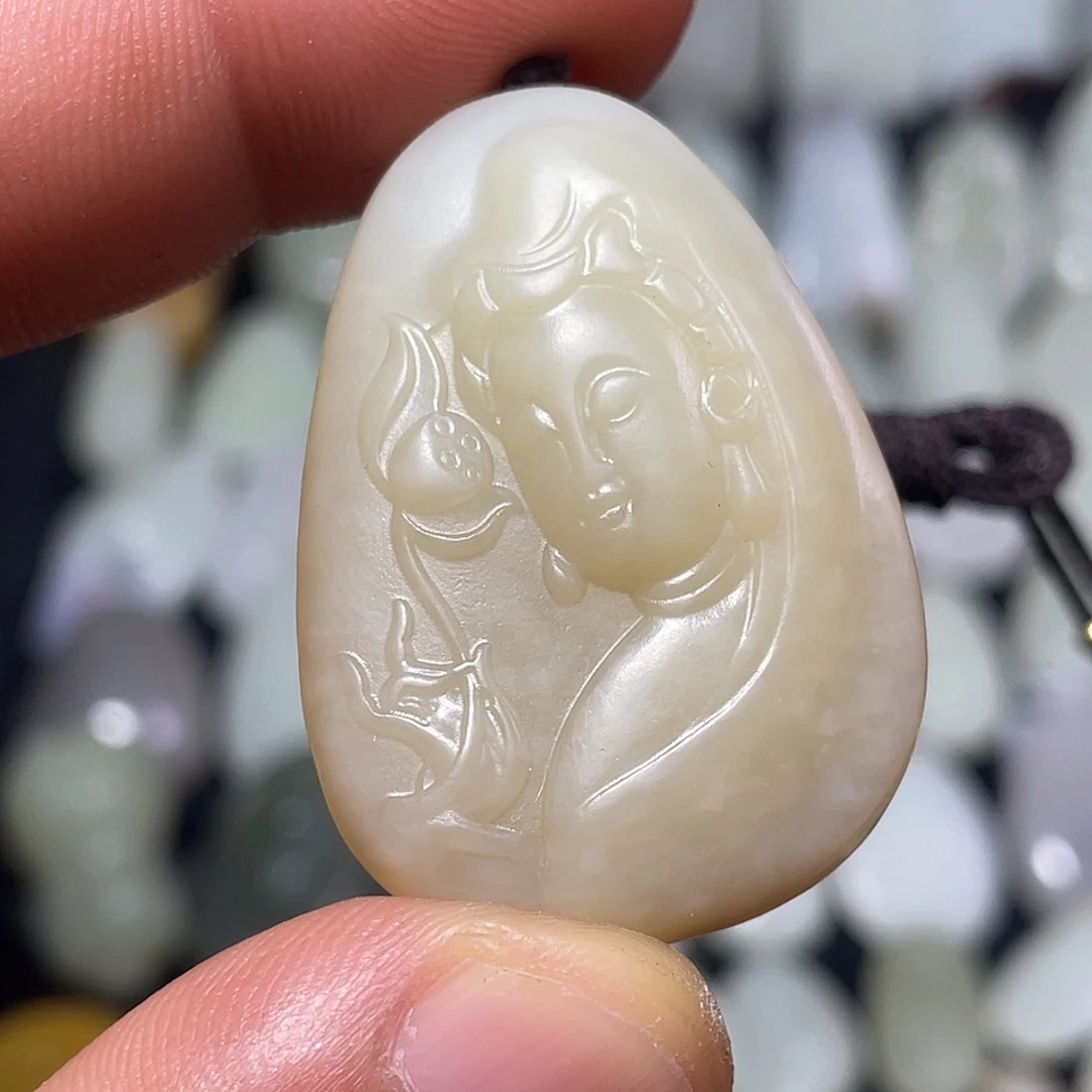 和田玉未镶嵌颈饰吊坠