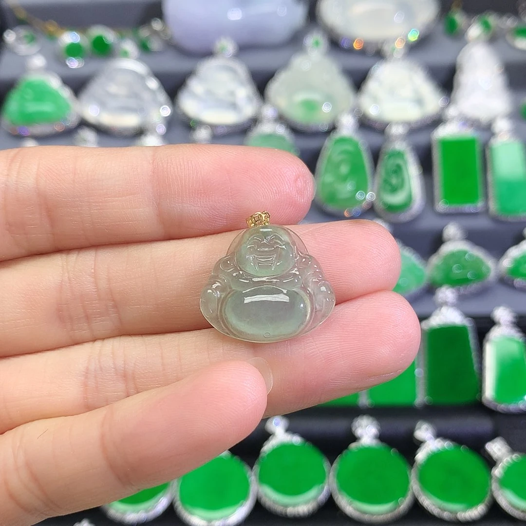 翡翠18K金镶嵌颈饰吊坠