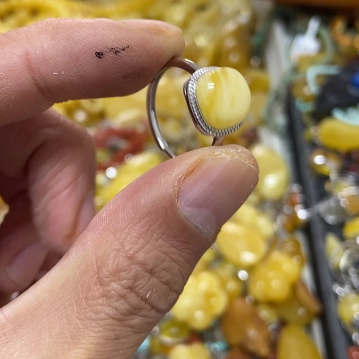 银S925镶嵌蜜蜡裸石戒指