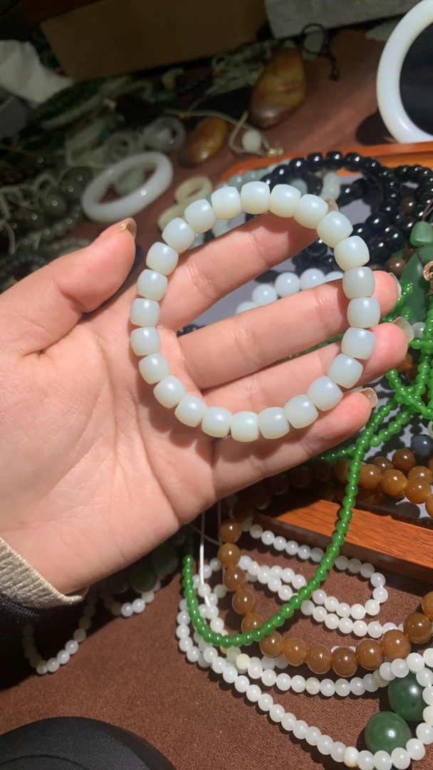 新疆和田玉精工单圈手串