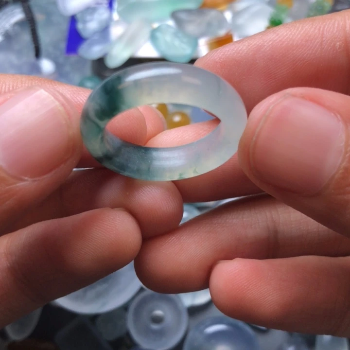 定制翡翠未镶嵌挂件