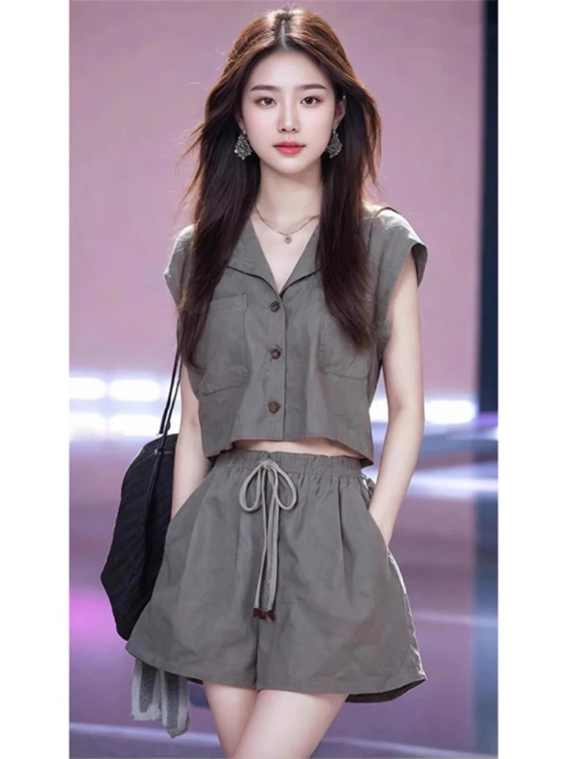 夏装搭配一整套2025爆款减龄网红炸街上衣短裤两件套装女